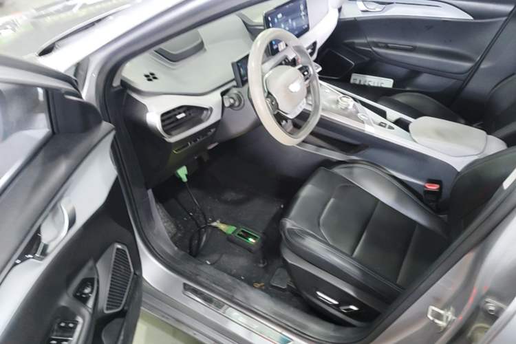 Used Geometry A 2019 High-Value Standard Range Cube Edition Driver Seat