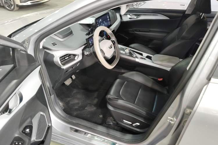 Used Geometry A 2019 High-Value Standard Range Cube Edition Driver Seat