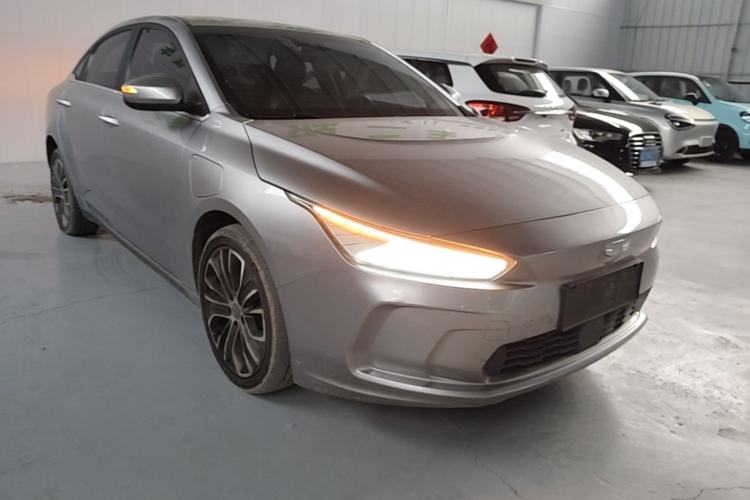 Used Geometry A 2019 High-Value Standard Range Cube Edition Front Right 45 Deg