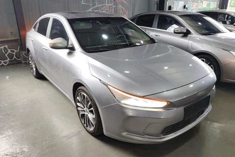 Used Geometry A 2019 High-Value Standard Range Cube Edition Front Right 45 Deg