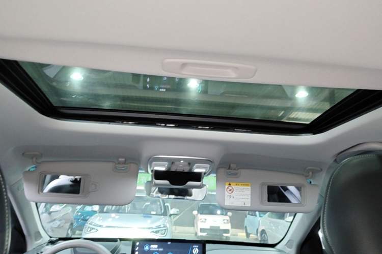 Used Geometry A 2019 High-Value Standard Range Cube Edition Headliner