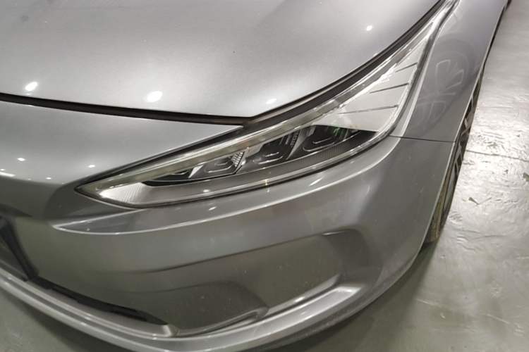 Used Geometry A 2019 High-Value Standard Range Cube Edition Left Front Headlight