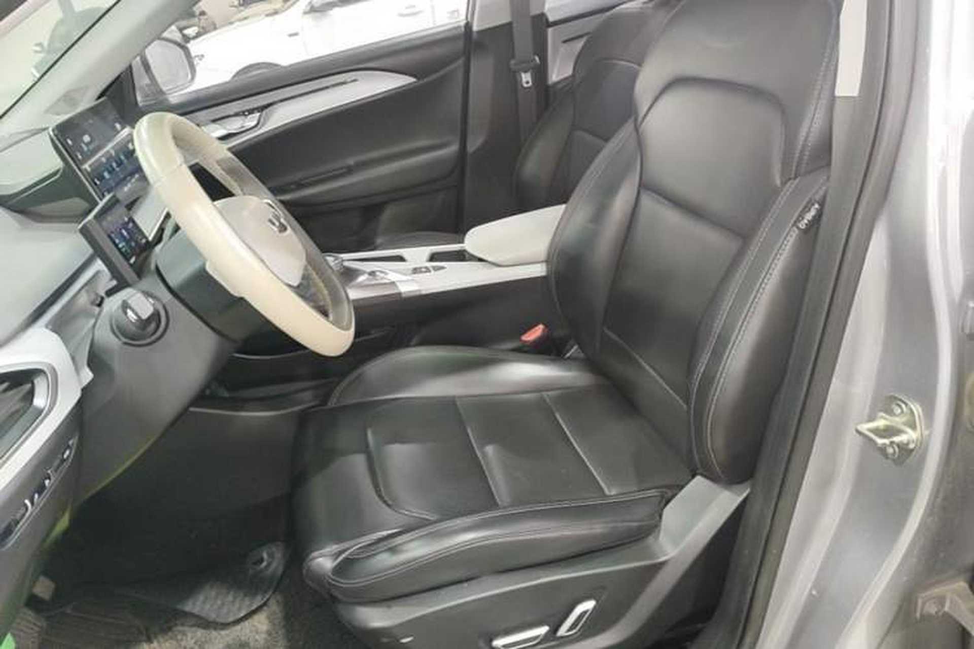 Used Geometry A 2019 High-Value Standard Range Cube Edition Left Front Seat