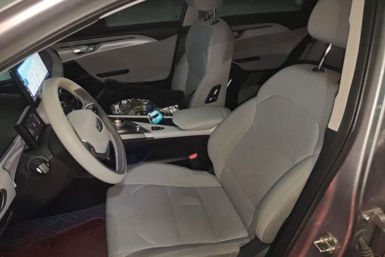 Used Geometry A 2019 High-Performance Standard Range Power Edition Left Front Seat