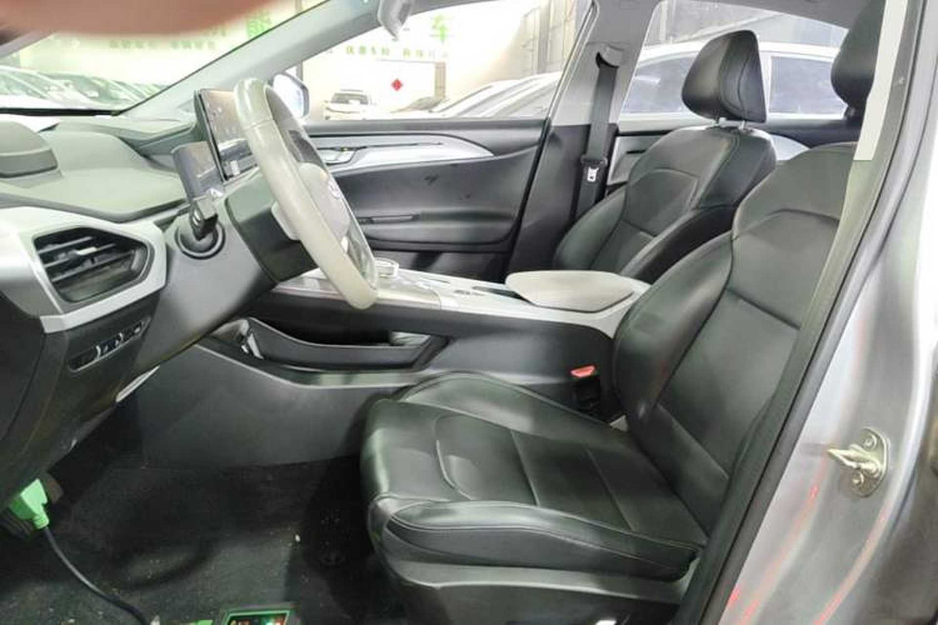 Used Geometry A 2019 High-Value Standard Range Cube Edition Left Front Seat