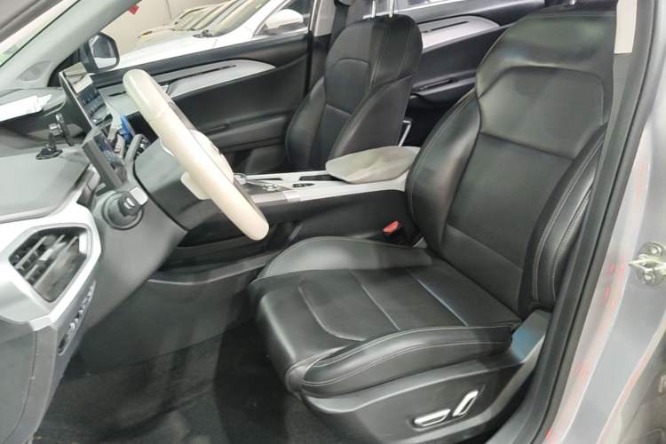 Used Geometry A 2019 High-Value Standard Range Cube Edition Left Front Seat
