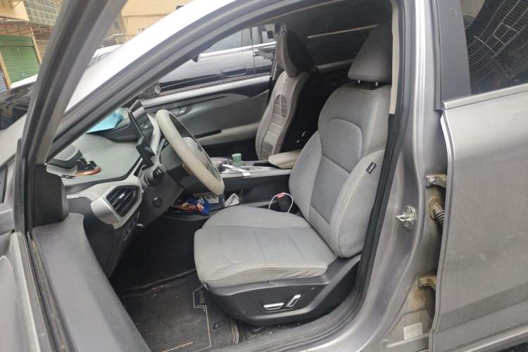 Used Geometry A 2019 High-Performance Standard Range Power Edition Left Front Seat