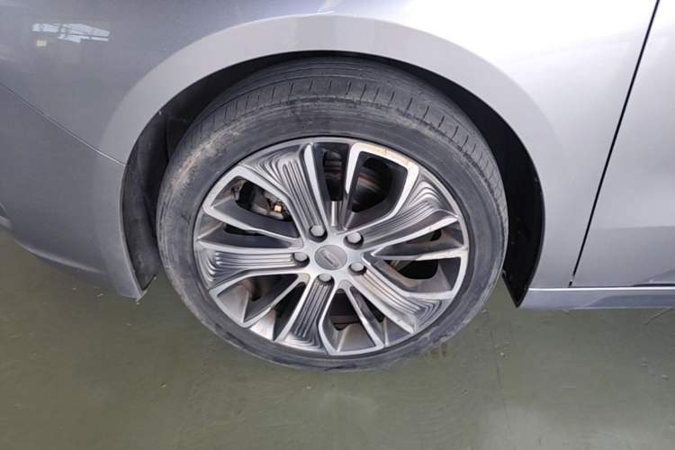 Used Geometry A 2019 High-Value Standard Range Cube Edition Left Front Wheel Hub