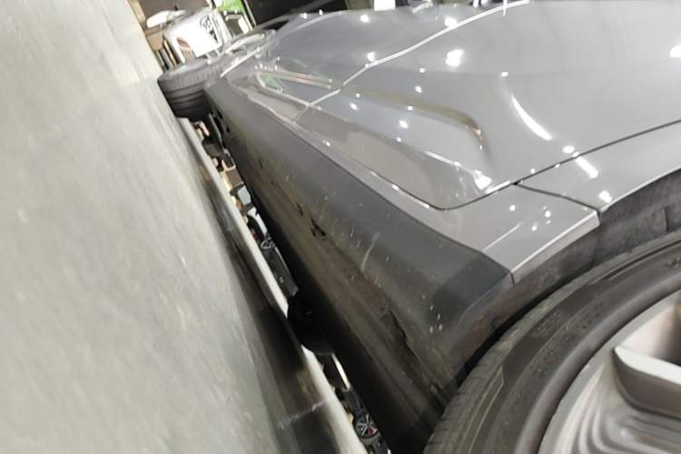 Used Geometry A 2019 High-Value Standard Range Cube Edition Left Side Sill