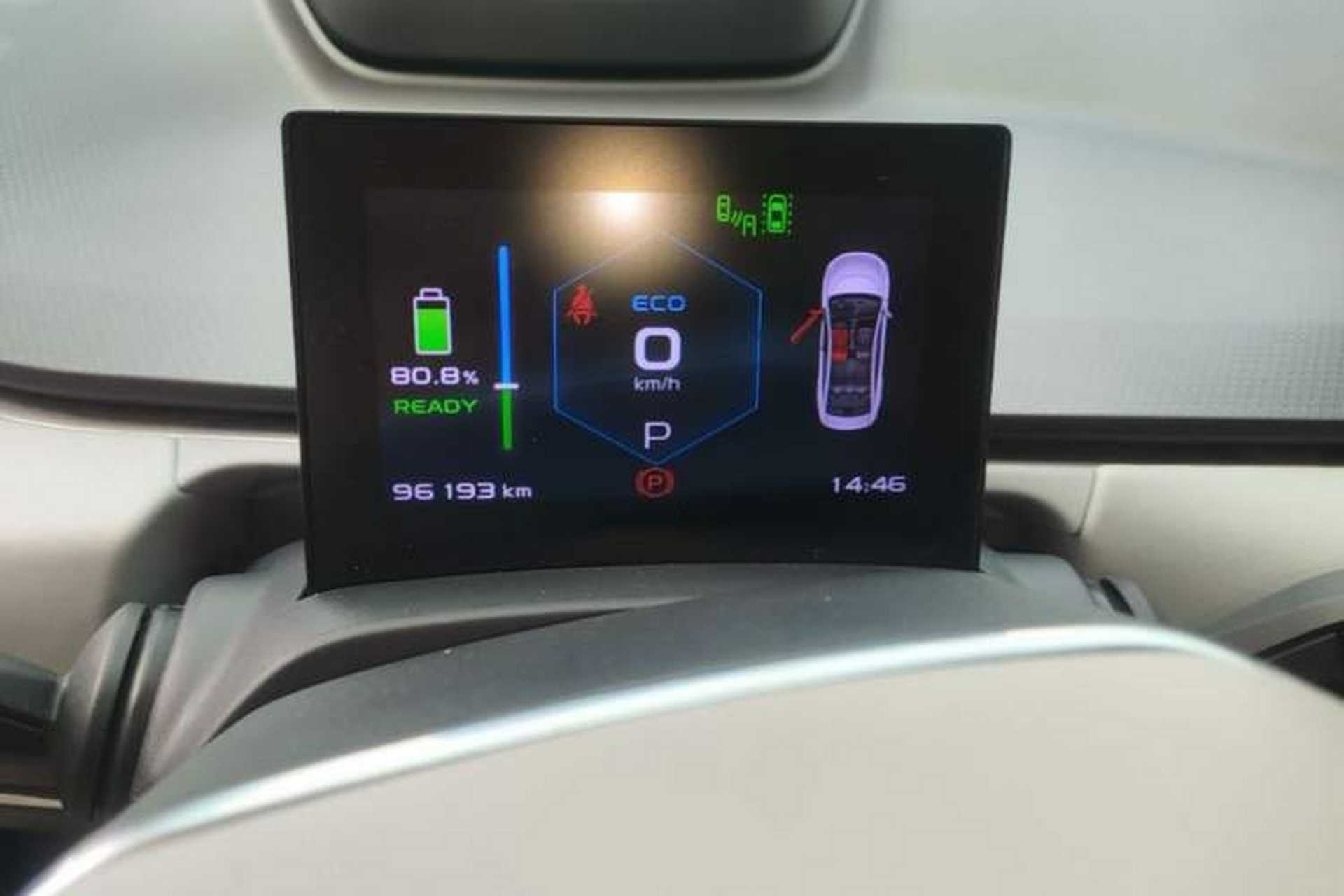 Used Geometry A 2019 High-Performance Standard Range Power Edition Odometer Close Up