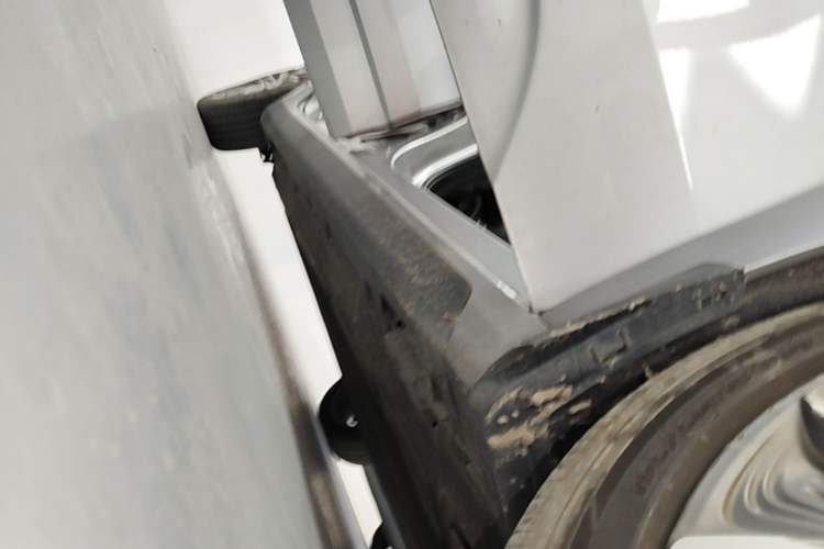 Used Geometry A 2019 High-Value Standard Range Cube Edition Right Side Sill