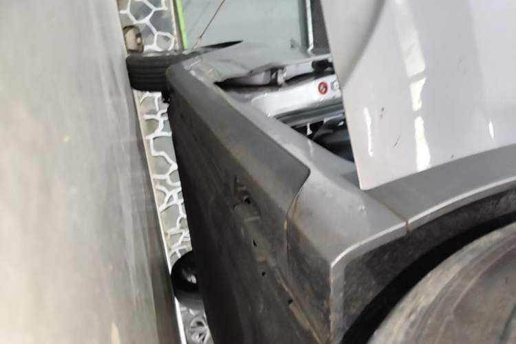 Used Geometry A 2019 High-Value Standard Range Cube Edition Right Side Sill