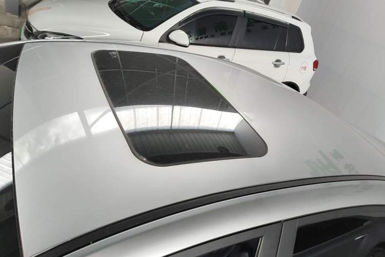 Used Geometry A 2019 High-Value Standard Range Cube Edition Roof
