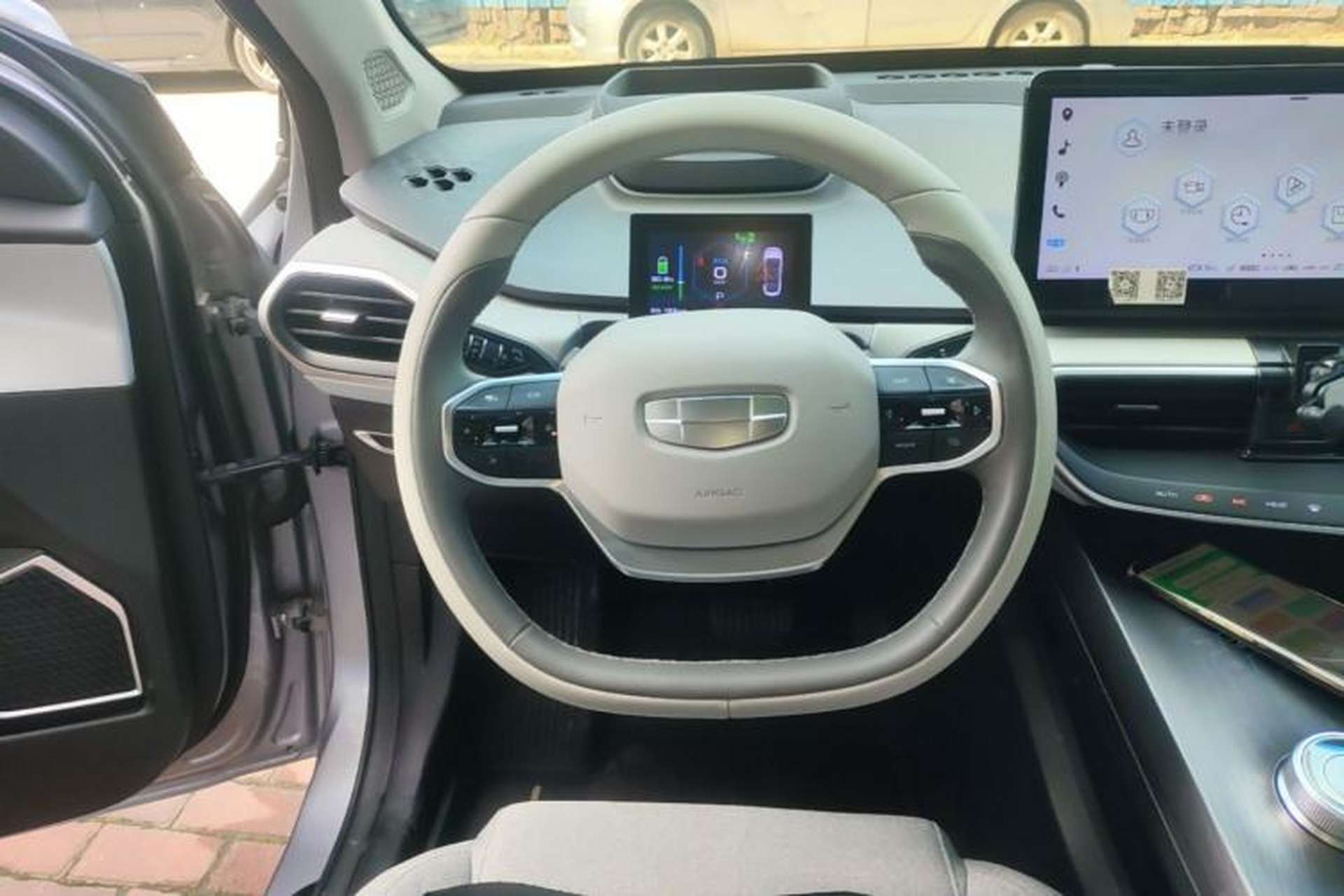 Used Geometry A 2019 High-Performance Standard Range Power Edition Steering Wheel