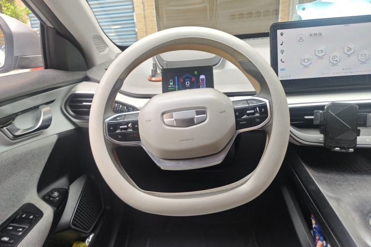 Used Geometry A 2019 High-Performance Standard Range Power Edition Steering Wheel