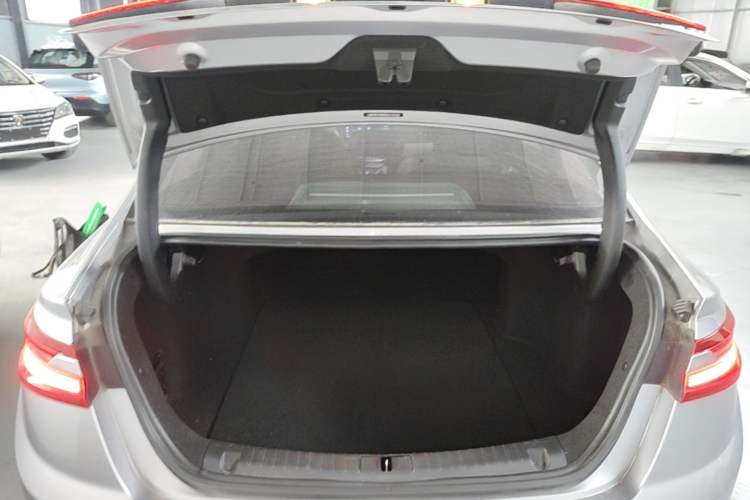 Used Geometry A 2019 High-Value Standard Range Cube Edition Trunk