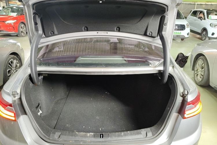 Used Geometry A 2019 High-Value Standard Range Cube Edition Trunk