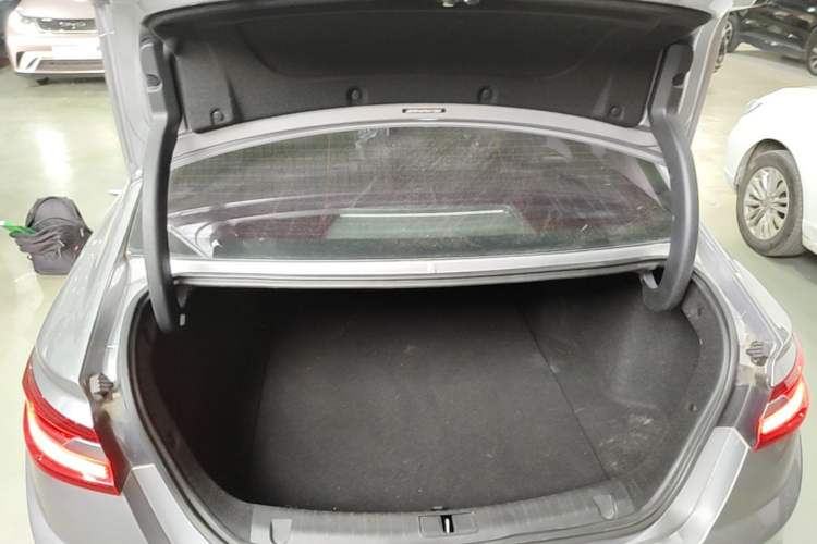 Used Geometry A 2019 High-Value Standard Range Cube Edition Trunk
