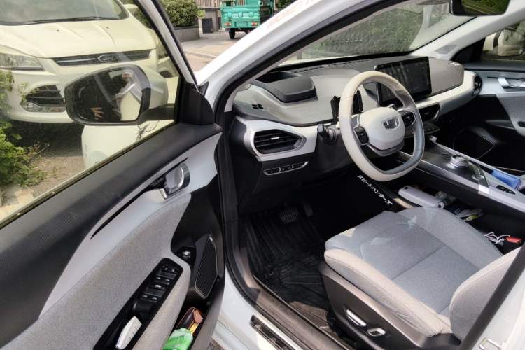 Used Geometry A 2019 High-Performance Standard Range Power Edition Driver Seat