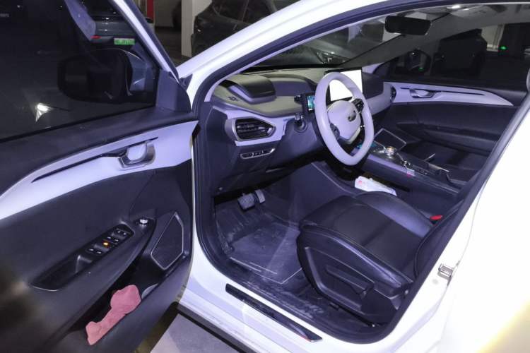 Used Geometry A 2019 High-Value Standard Range Square Edition Driver Seat