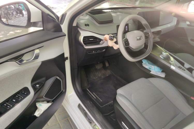 Used Geometry A 2019 High-Performance Standard Range Power Edition Driver Seat