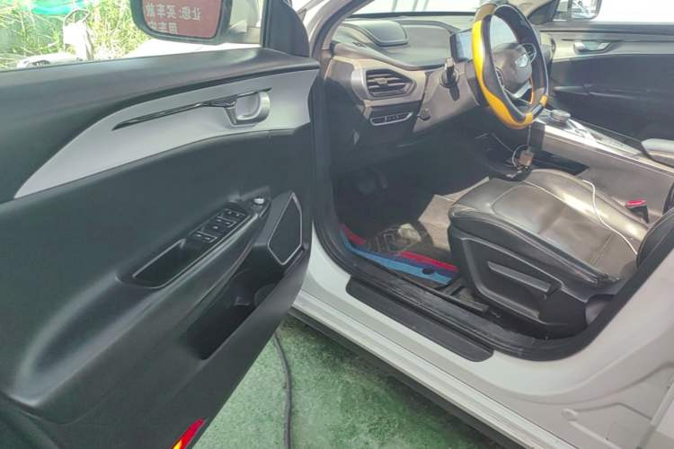 Used Geometry A 2019 High-Value Standard Range Square Edition Driver Seat