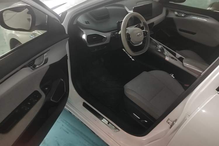 Used Geometry A 2019 High-Performance Standard Range Power Edition Driver Seat