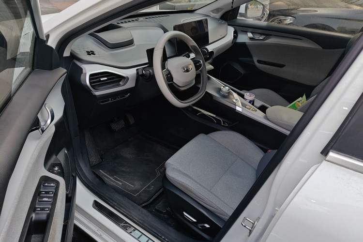 Used Geometry A 2019 High-Performance Standard Range Power Edition Driver Seat