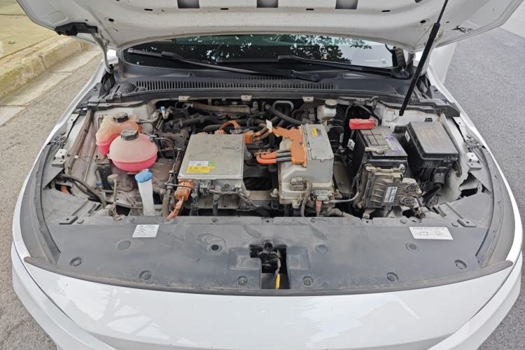 Used Geometry A 2019 Upgraded Model High-Resolution Standard Range Square Edition Engine Bay