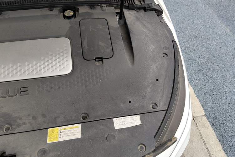 Used Geometry A 2019 High-Performance Standard Range Power Edition Engine Bay Left