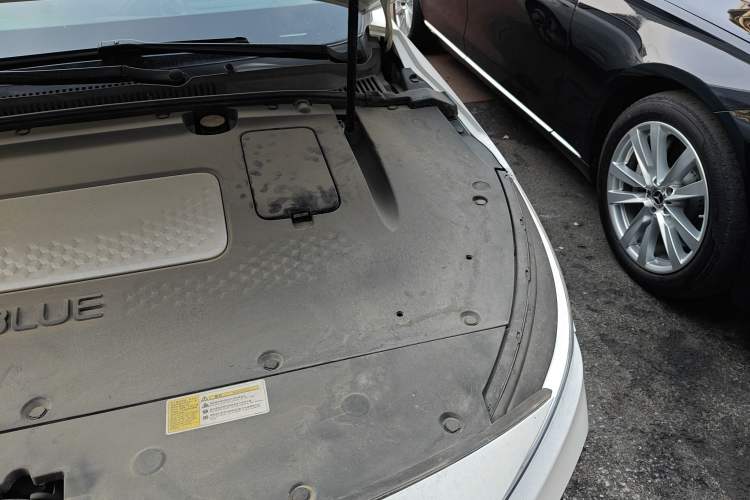 Used Geometry A 2019 High-Performance Standard Range Power Edition Engine Bay Left