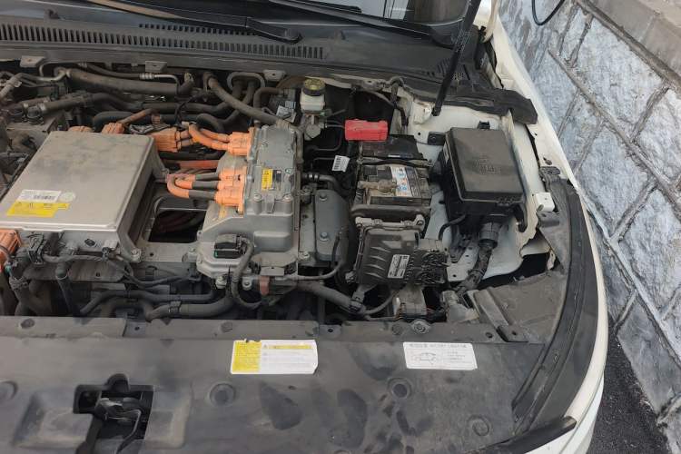 Used Geometry A 2019 Upgraded Model High-Resolution Standard Range Square Edition Engine Bay Left
