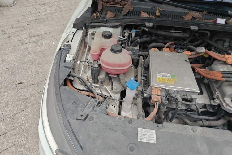 Used Geometry A 2019 Upgraded Model High-Resolution Standard Range Square Edition Engine Bay Right