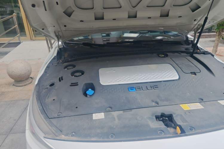 Used Geometry A 2019 High-Performance Standard Range Power Edition Engine Bay Right