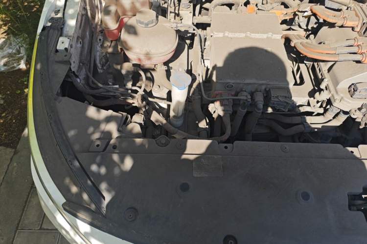 Used Geometry A 2019 High-Value Standard Range Cube Edition Engine Bay Right