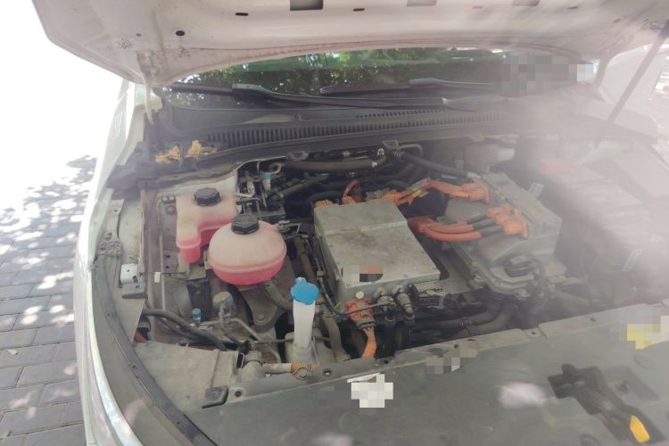 Used Geometry A 2019 High-Performance Standard Range Power Edition Engine Bay Right