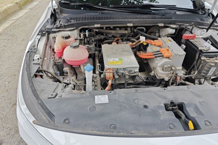 Used Geometry A 2019 Upgraded Model High-Resolution Standard Range Square Edition Engine Bay Right