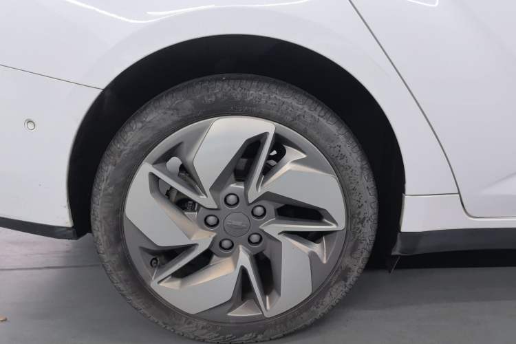 Used Geometry A 2019 High-Performance Standard Range Power Edition Exterior 8