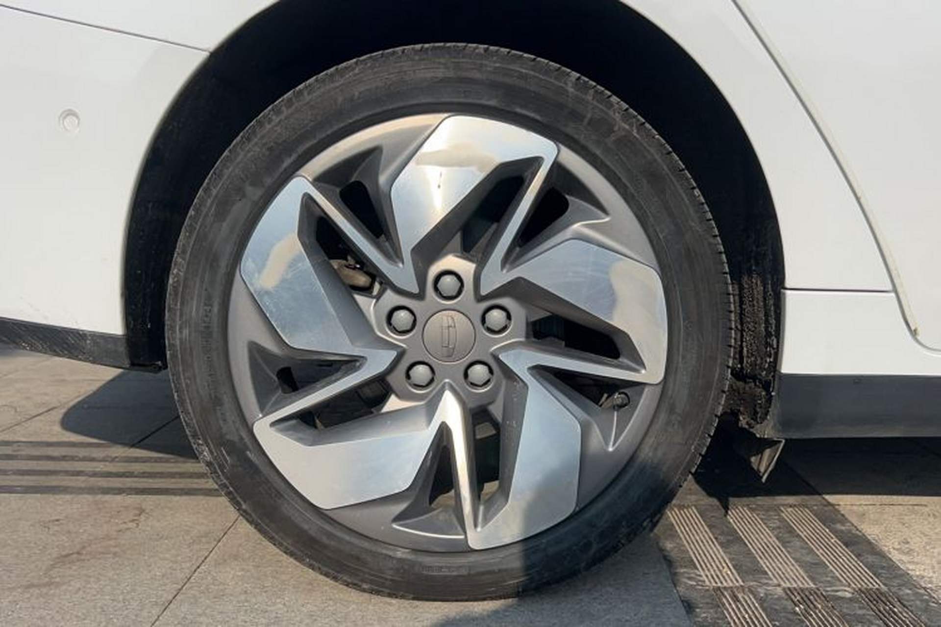 Used Geometry A 2019 High-Performance Standard Range Power Edition Exterior 8