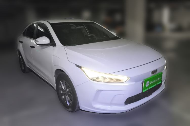 Used Geometry A 2019 High-Value Standard Range Square Edition Front Right 45 Deg