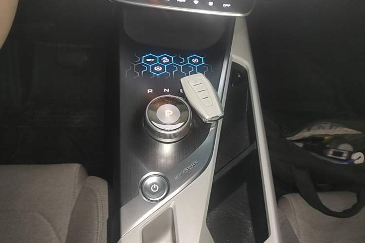 Used Geometry A 2019 High-Performance Standard Range Power Edition Gear Lever