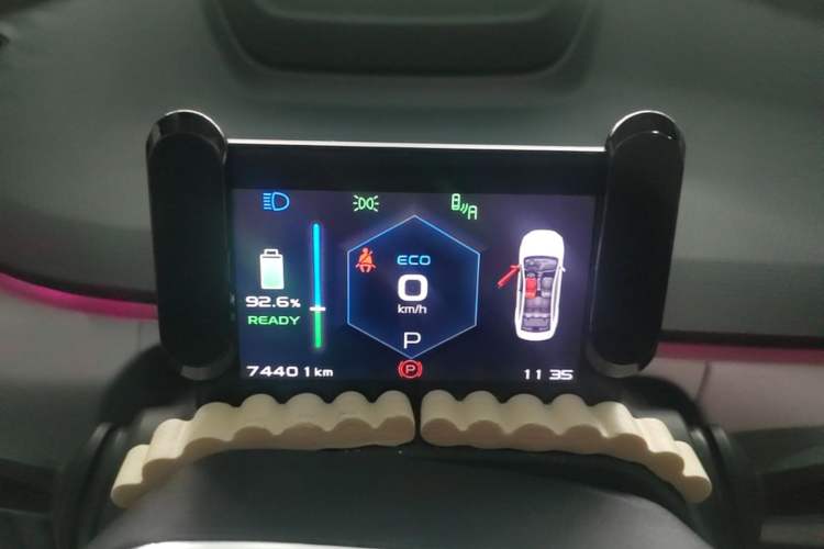 Used Geometry A 2019 High-Performance Standard Range Power Edition Instrument Cluster