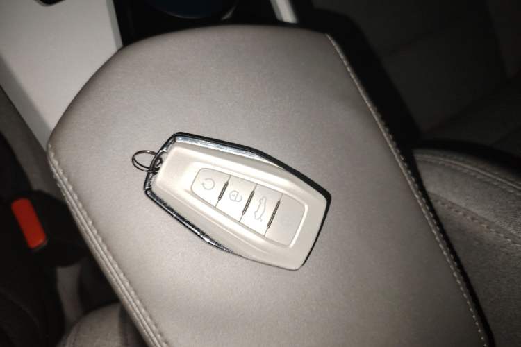 Used Geometry A 2019 Upgraded Model High-Performance Standard Range Power Cube Version Interior 1