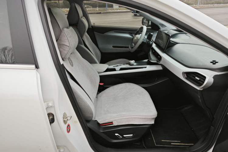 Used Geometry A 2019 Upgraded Model High-Energy Ultra-Long Range – PowerCube Version Interior 10