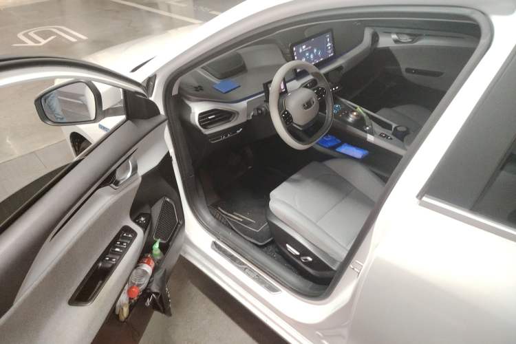 Used Geometry A 2019 Upgraded Model High-Performance Standard Range Power Cube Version Interior 3