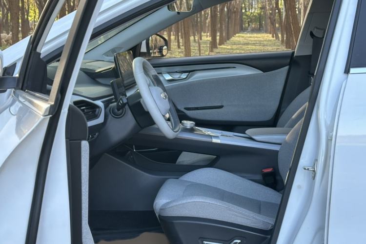 Used Geometry A 2019 High-Value Standard Range Cube Edition Interior 3