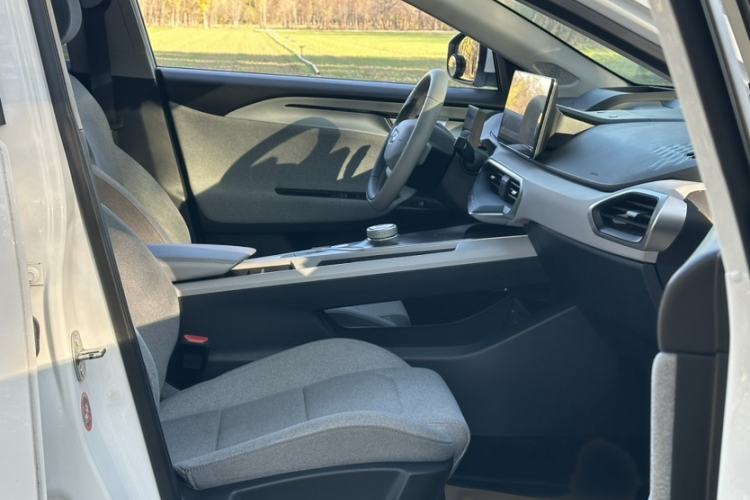 Used Geometry A 2019 High-Value Standard Range Cube Edition Interior 6