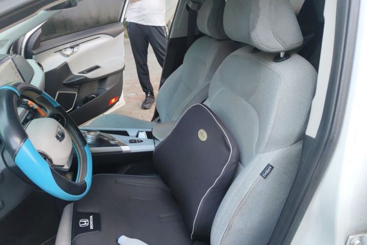 Used Geometry A 2019 High-Performance Standard Range Power Edition Left Front Seat