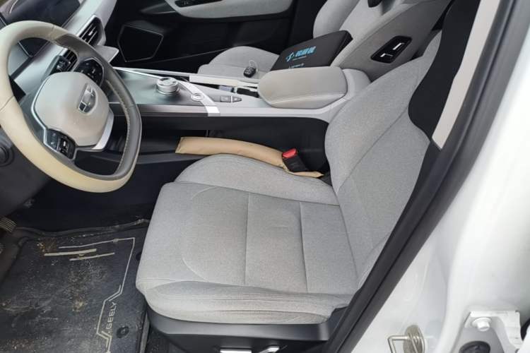 Used Geometry A 2019 Upgraded Model High-Performance Standard Range Power Cube Version Left Front Seat