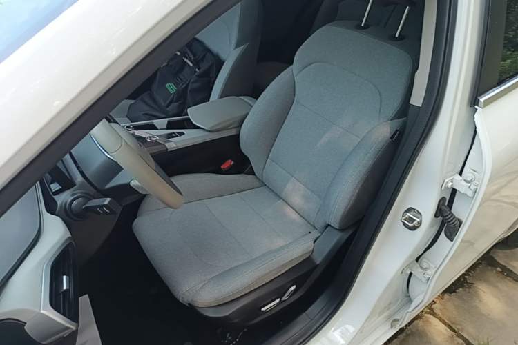 Used Geometry A 2019 Upgraded Model High-Dimensional Standard Range Cube Edition Left Front Seat